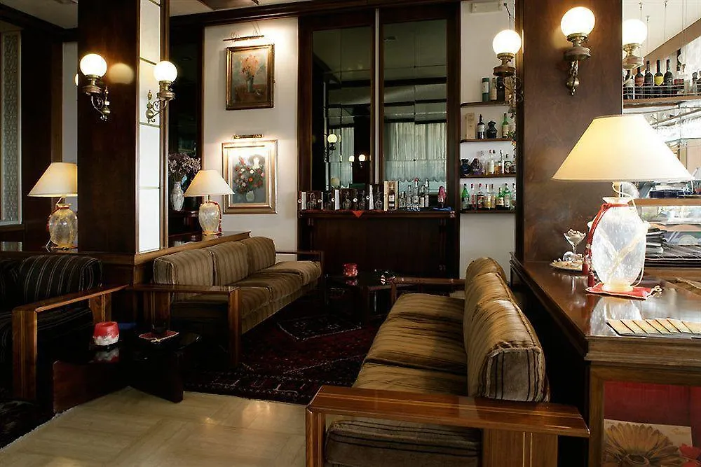 Hotel Universo ليدو دي يسولو