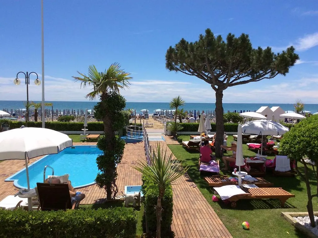 Hotel Universo ليدو دي يسولو