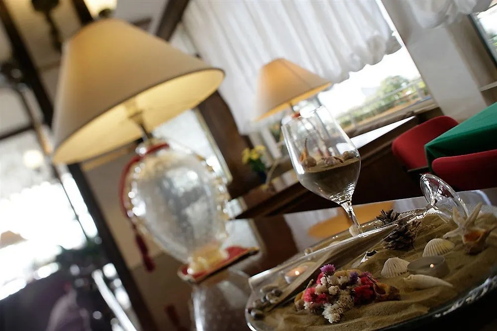 Hotel Universo ليدو دي يسولو