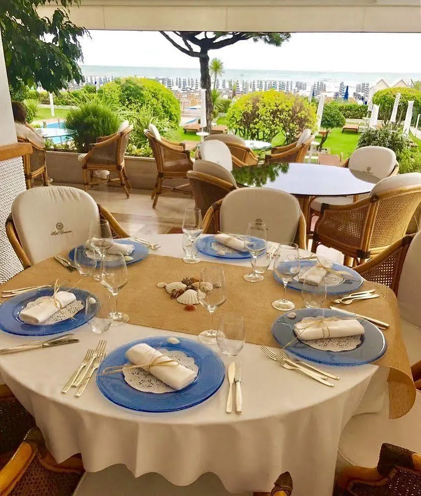 Hotel Universo ليدو دي يسولو 3*,