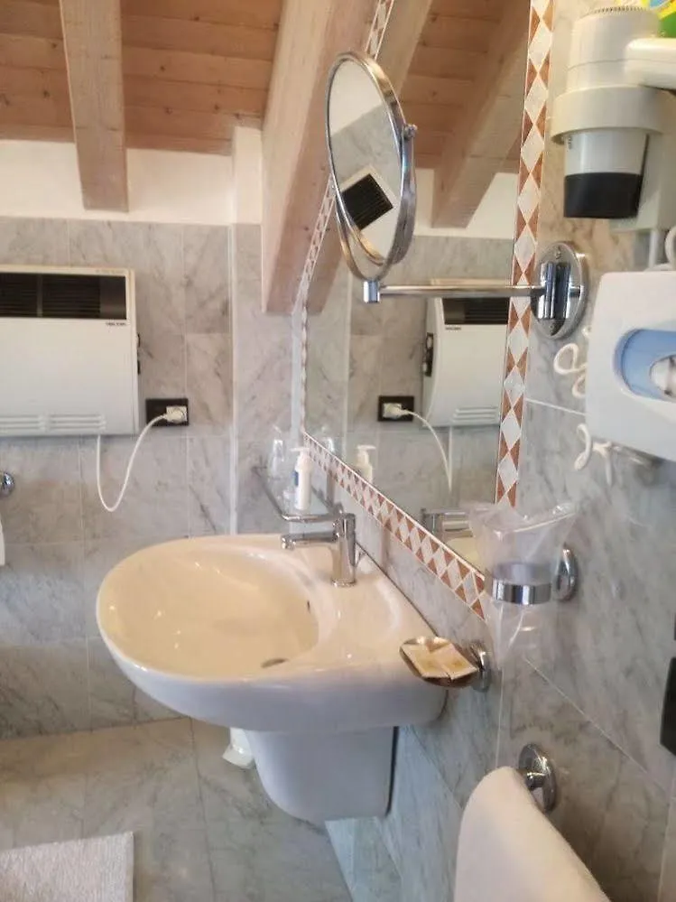 Hotel Universo ليدو دي يسولو