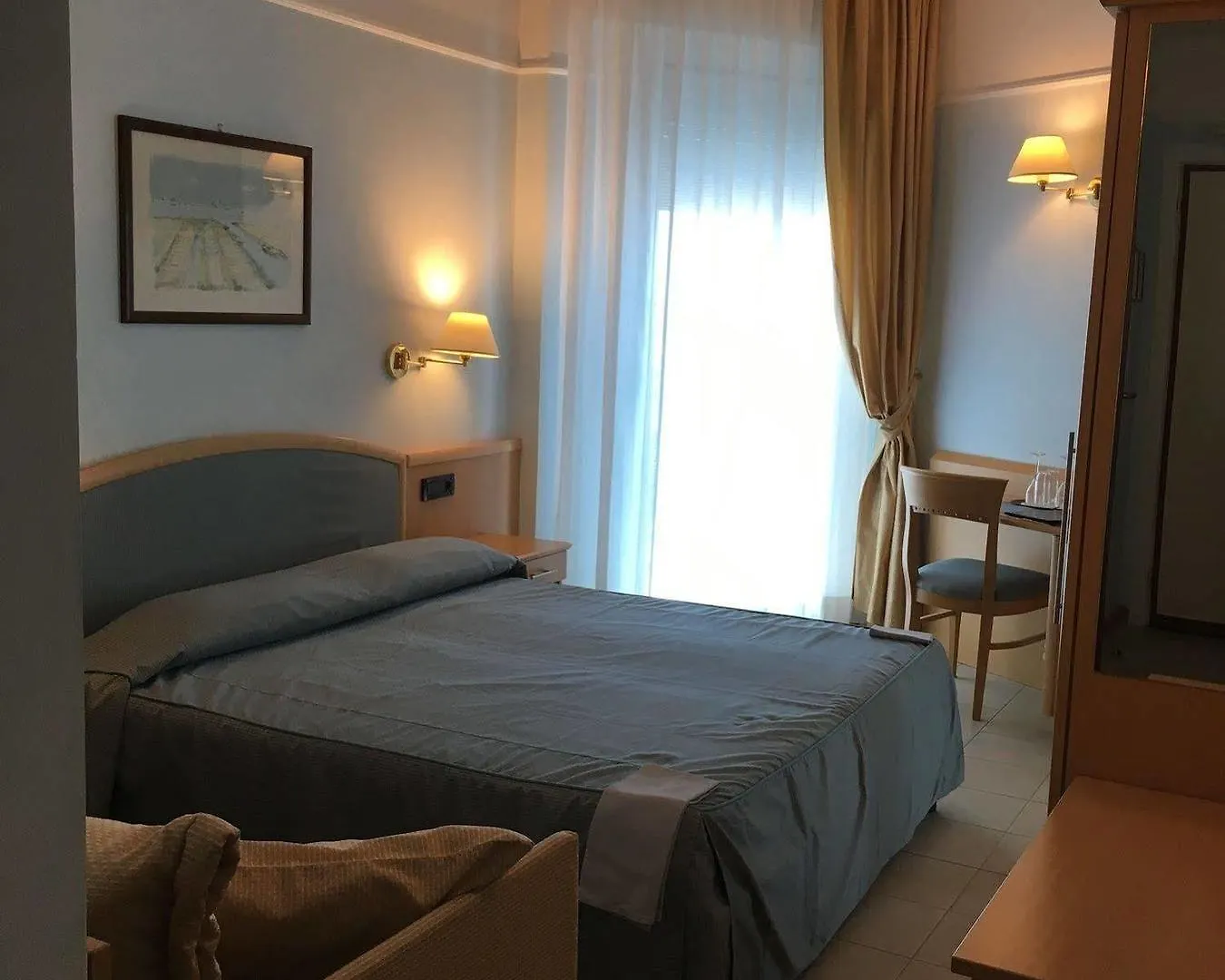 Hotel Universo ليدو دي يسولو